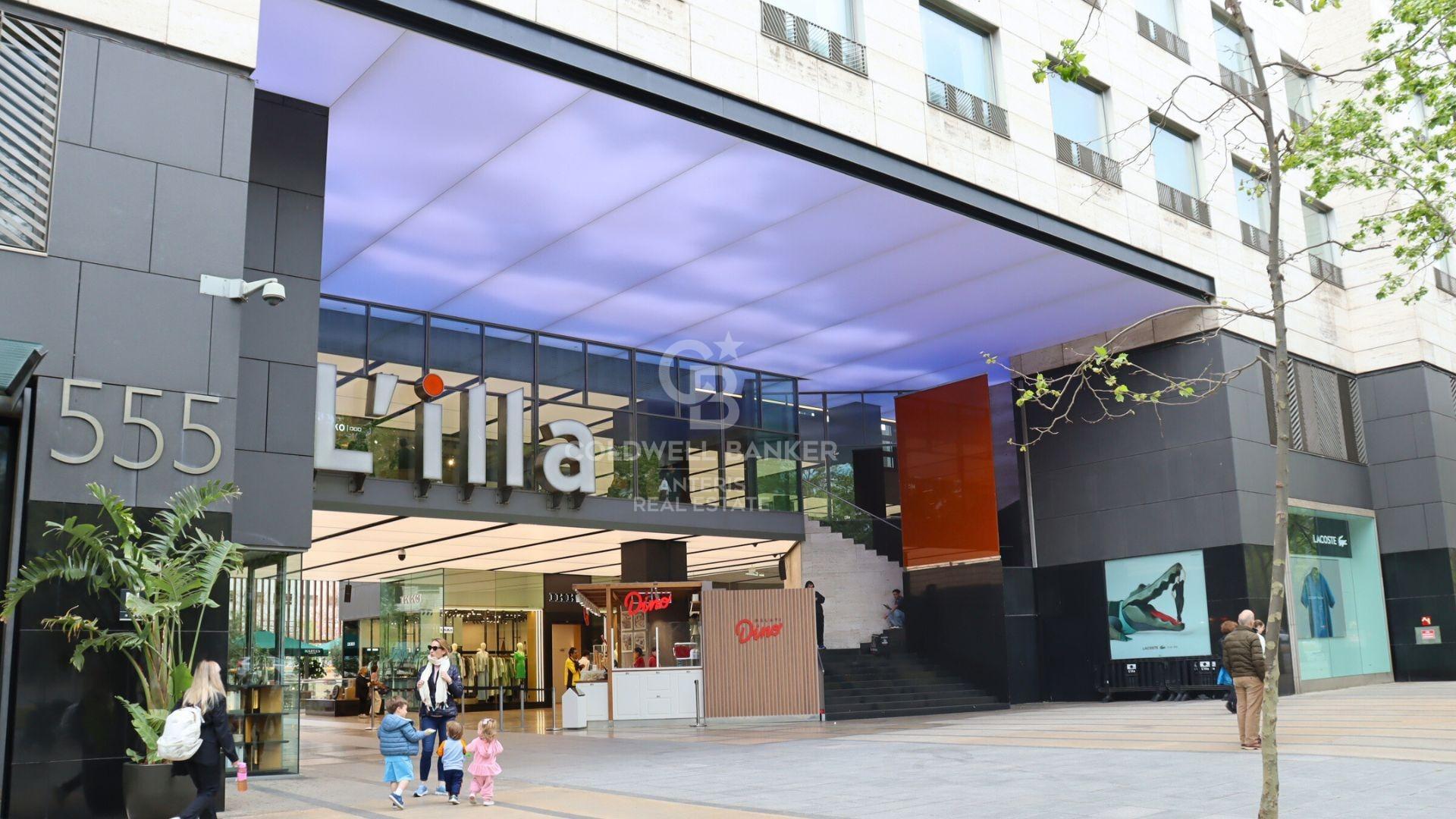 Piso en venta en el corazón de Les Corts situado en la última planta del edificio con ascensor