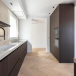 Ático con terraza, reformado y amueblado en la calle Girona