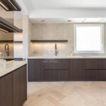 Ático con terraza, reformado y amueblado en la calle Girona