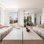 Ático con terraza, reformado y amueblado en la calle Girona