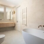 Ático con terraza, reformado y amueblado en la calle Girona