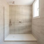 Ático con terraza, reformado y amueblado en la calle Girona