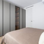 Ático con terraza, reformado y amueblado en la calle Girona