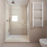 Ático con terraza, reformado y amueblado en la calle Girona