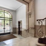 Ático con terraza, reformado y amueblado en la calle Girona