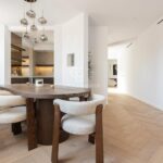 Ático con terraza, reformado y amueblado en la calle Girona