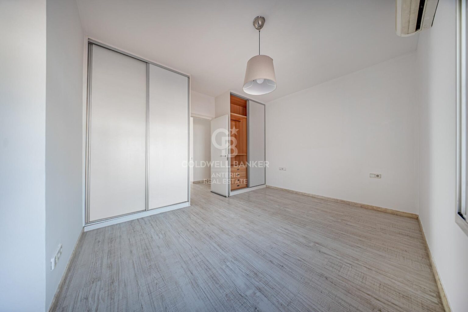 Penthouse in La Bonanova with two private terraces