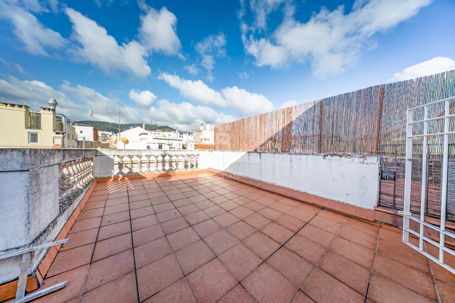 Penthouse in La Bonanova with two private terraces