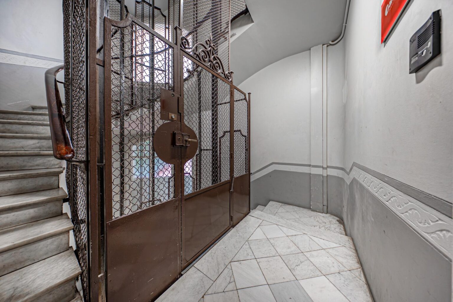 Luminoso y céntrico despacho en alquiler.