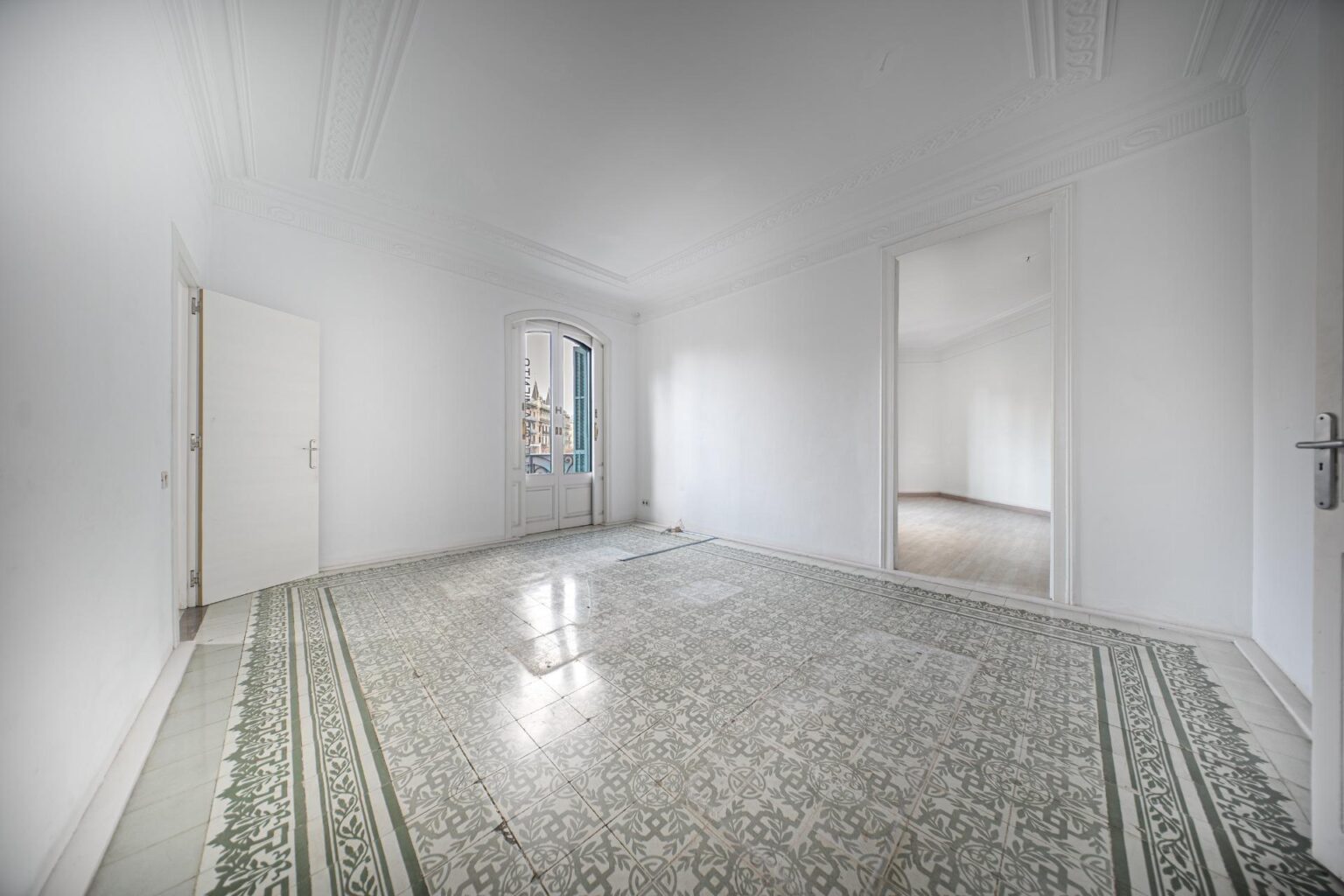 Luminoso y céntrico despacho en alquiler.