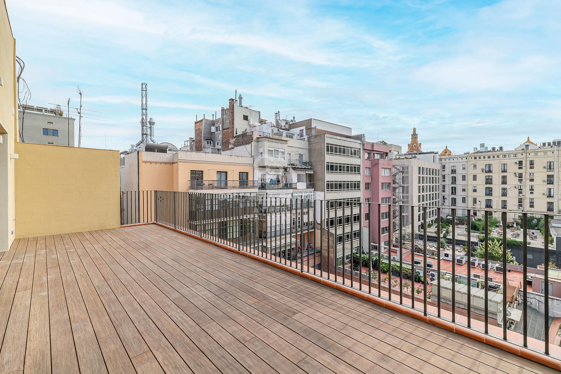 Exclusive penthouse with terrace in Dreta de l’Eixample