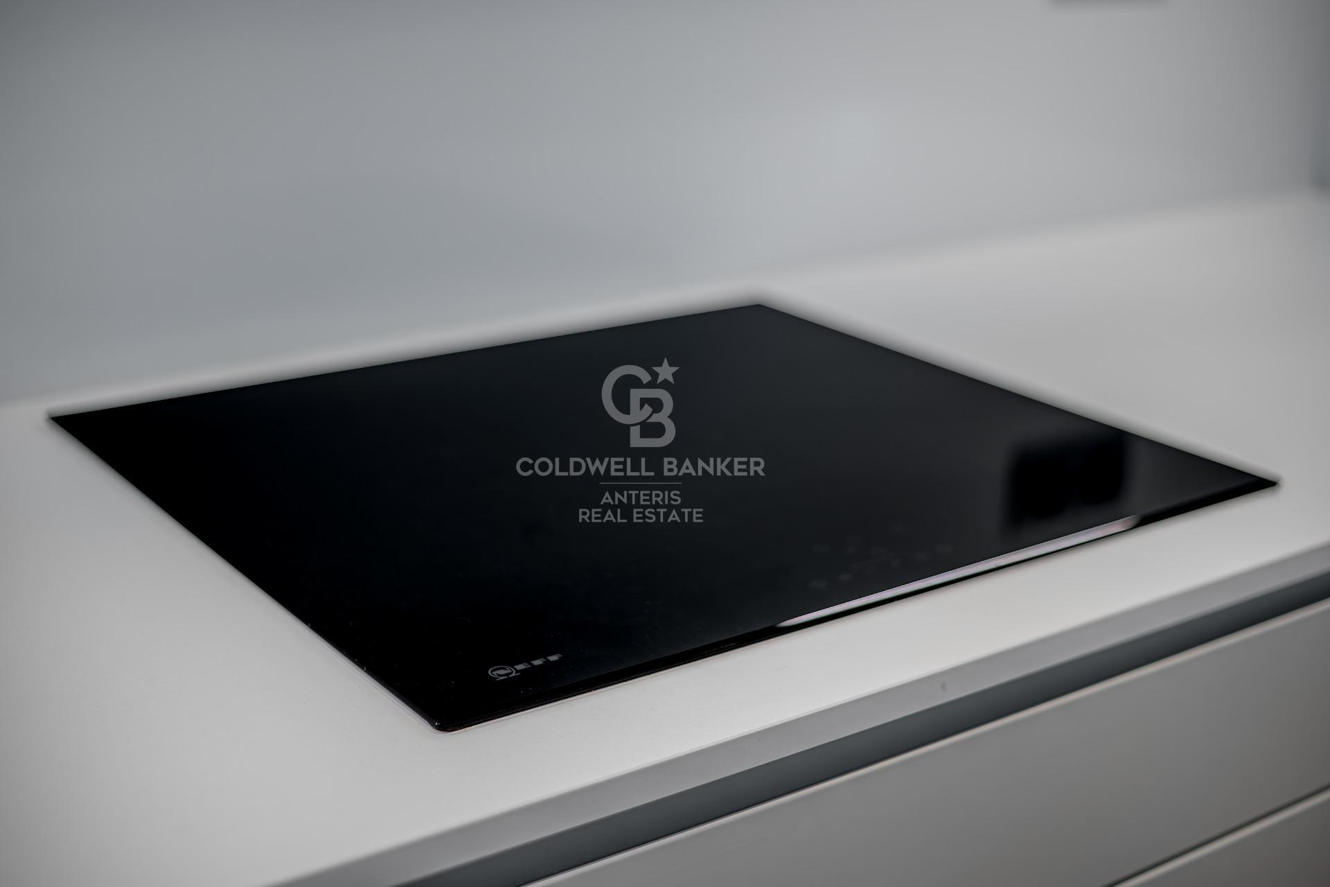 Ático dúplex con plazas de aparcamiento y trastero en una finca del famoso Enric Sagnier