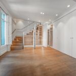 Ático dúplex con plazas de aparcamiento y trastero en una finca del famoso Enric Sagnier