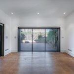 Ático dúplex con plazas de aparcamiento y trastero en una finca del famoso Enric Sagnier