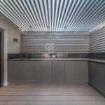 Ático dúplex con plazas de aparcamiento y trastero en una finca del famoso Enric Sagnier