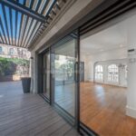 Ático dúplex con plazas de aparcamiento y trastero en una finca del famoso Enric Sagnier