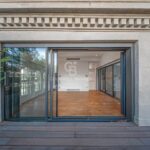 Ático dúplex con plazas de aparcamiento y trastero en una finca del famoso Enric Sagnier