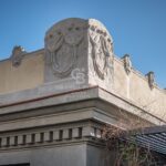 Ático dúplex con plazas de aparcamiento y trastero en una finca del famoso Enric Sagnier