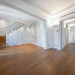 Ático dúplex con plazas de aparcamiento y trastero en una finca del famoso Enric Sagnier