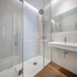 Ático dúplex con plazas de aparcamiento y trastero en una finca del famoso Enric Sagnier