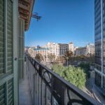 Ático dúplex con plazas de aparcamiento y trastero en una finca del famoso Enric Sagnier