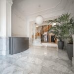 Ático dúplex con plazas de aparcamiento y trastero en una finca del famoso Enric Sagnier