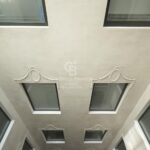 Ático dúplex con plazas de aparcamiento y trastero en una finca del famoso Enric Sagnier