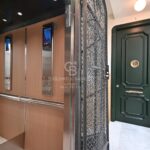 Ático dúplex con plazas de aparcamiento y trastero en una finca del famoso Enric Sagnier