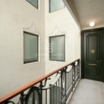 Ático dúplex con plazas de aparcamiento y trastero en una finca del famoso Enric Sagnier