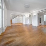 Ático dúplex con plazas de aparcamiento y trastero en una finca del famoso Enric Sagnier