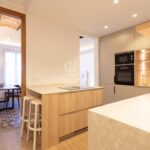 W pełni wyremontowany apartament na najwyższym piętrze w Quadrat d’or