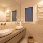 W pełni wyremontowany apartament na najwyższym piętrze w Quadrat d’or