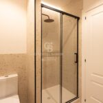 W pełni wyremontowany apartament na najwyższym piętrze w Quadrat d’or