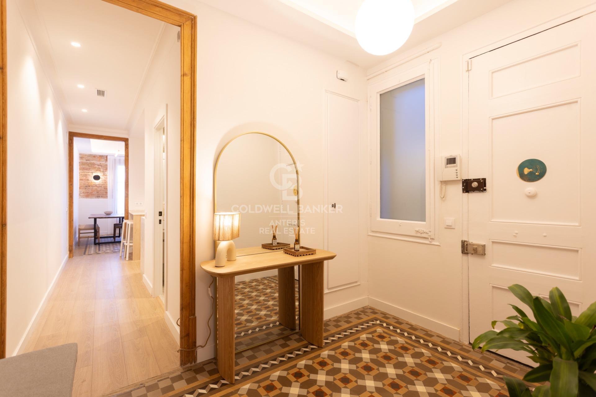 W pełni wyremontowany apartament na najwyższym piętrze w Quadrat d’or