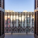 W pełni wyremontowany apartament na najwyższym piętrze w Quadrat d’or