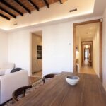 W pełni wyremontowany apartament na najwyższym piętrze w Quadrat d’or