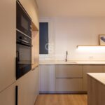 W pełni wyremontowany apartament na najwyższym piętrze w Quadrat d’or