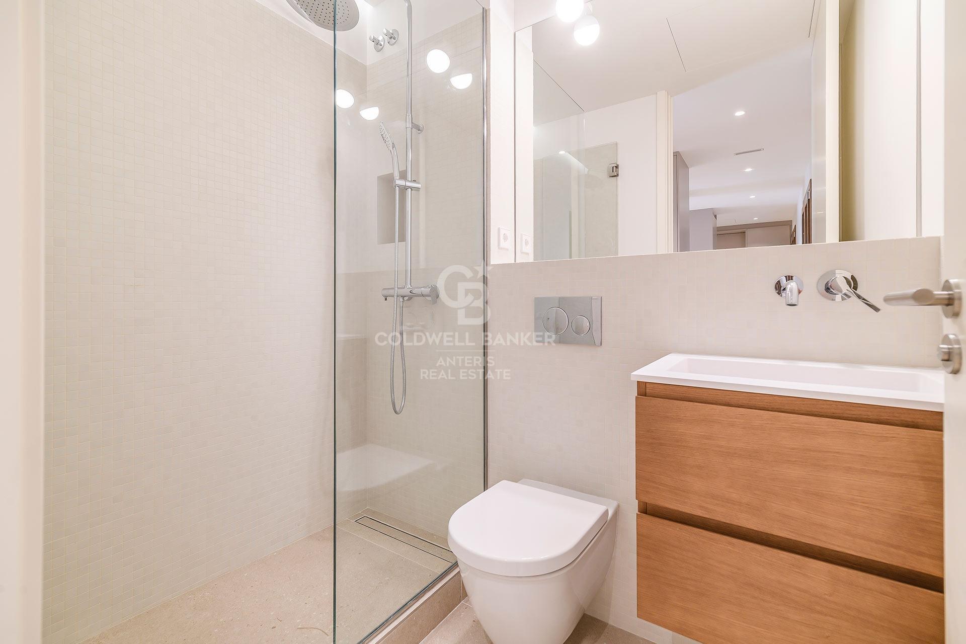 Penthouse z tarasem w doskonałej lokalizacji przy Paseo de Gracia