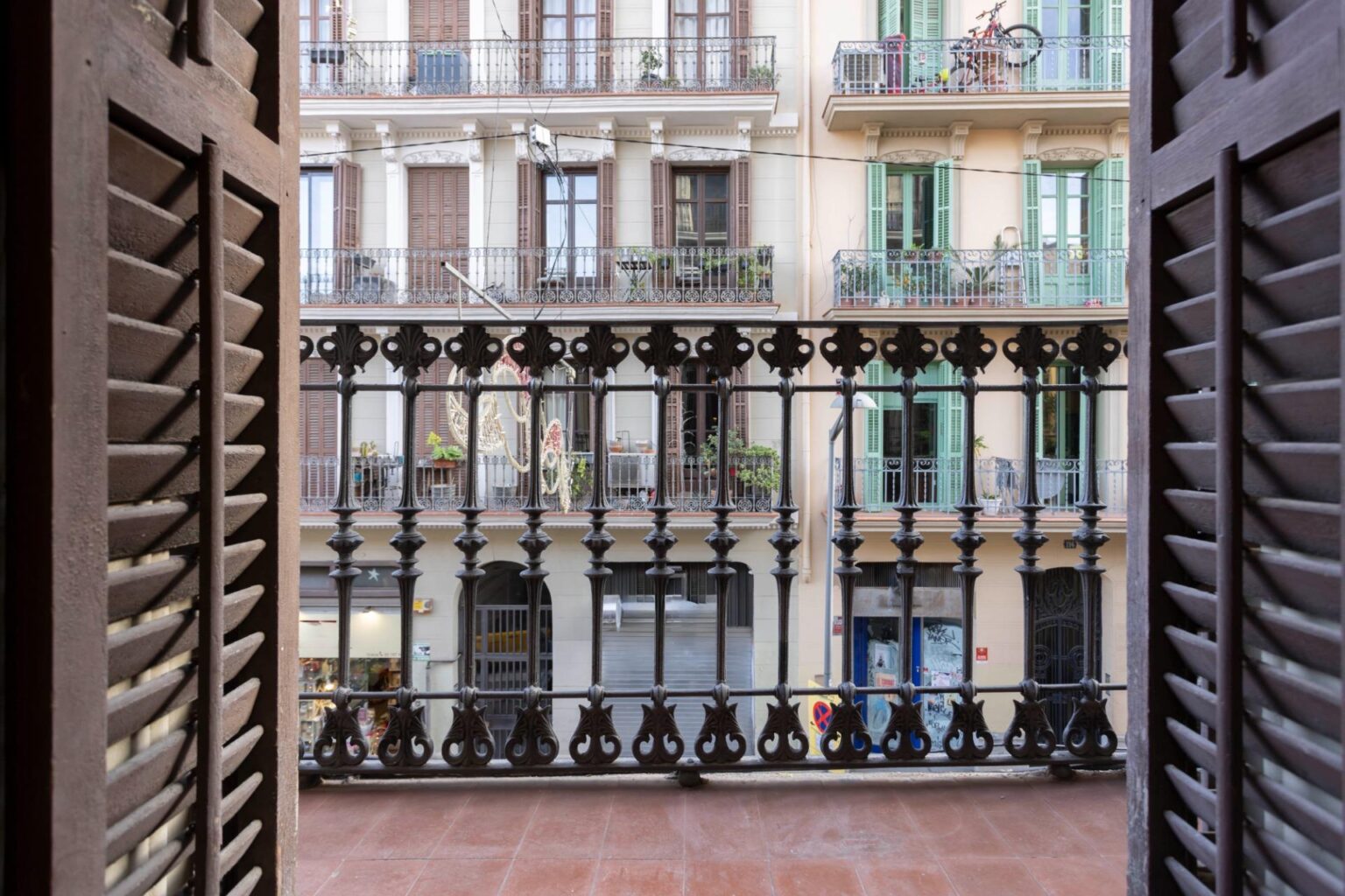 Brand-new apartment in a classical building