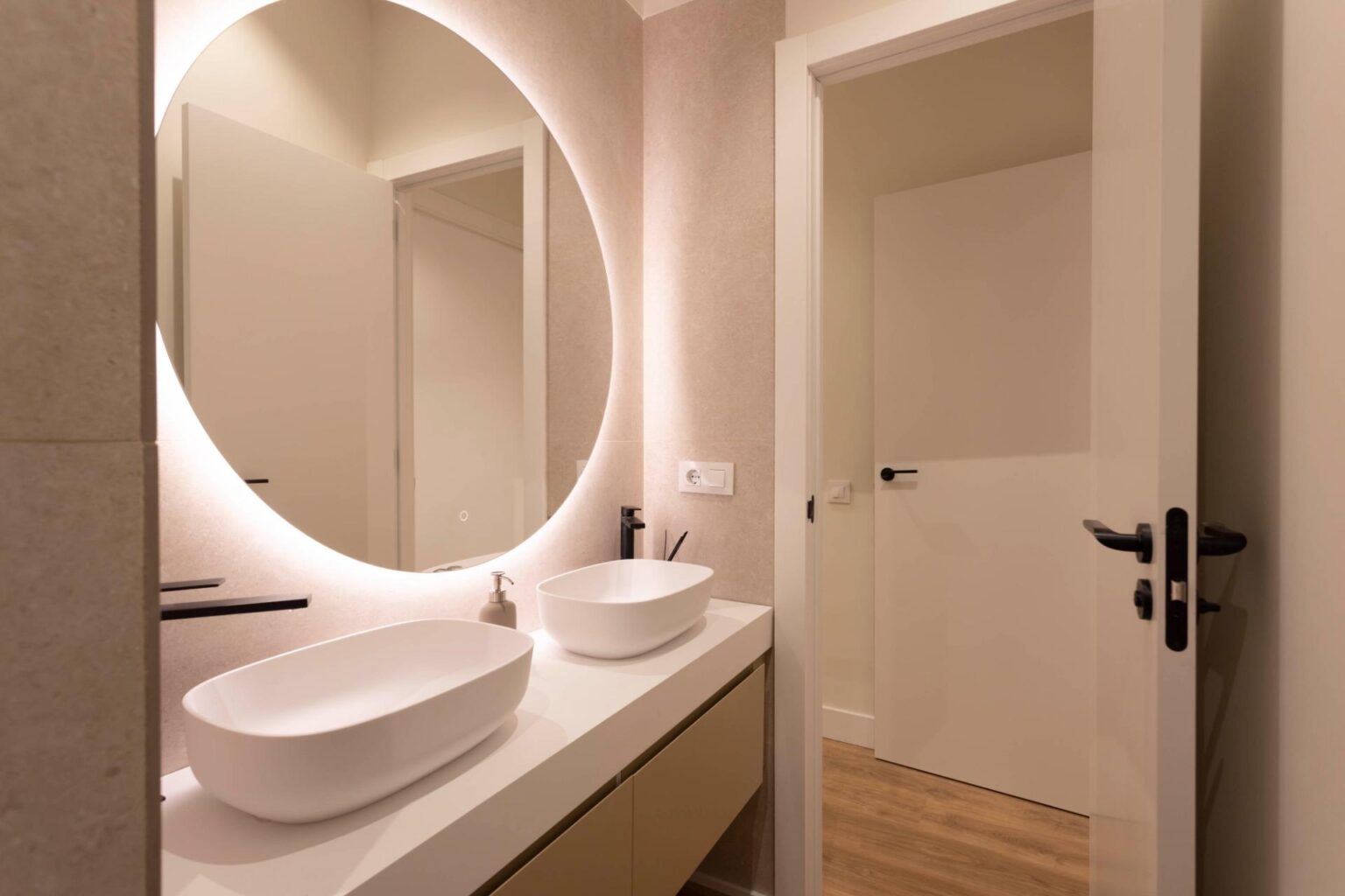 Brand-new apartment in a classical building