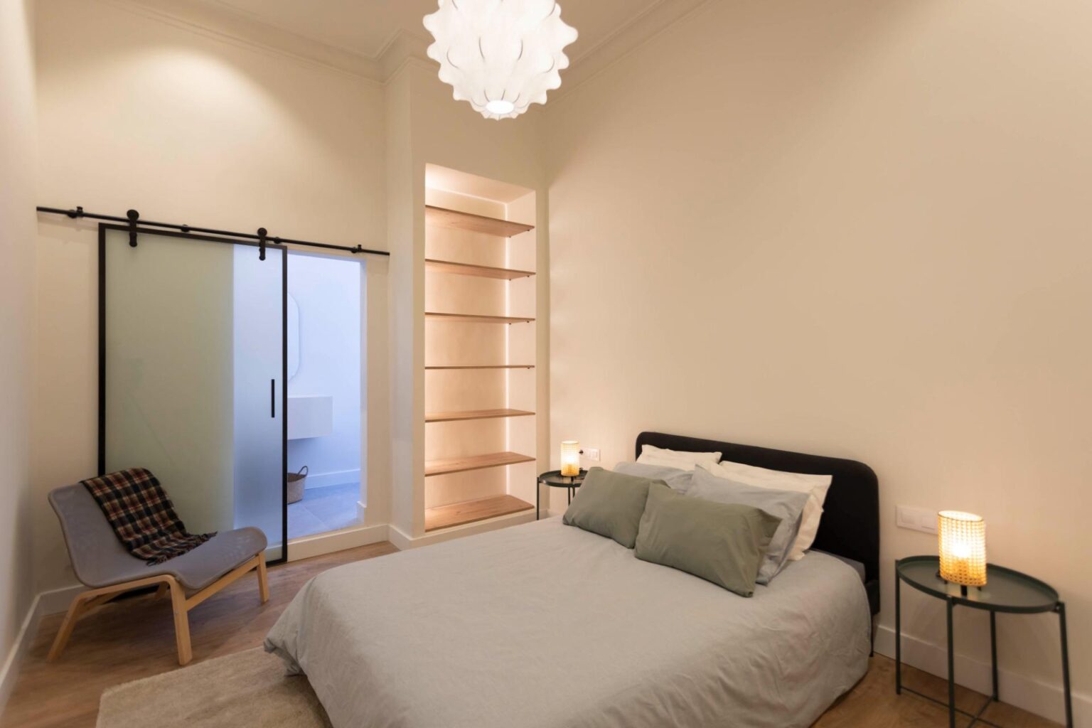 Brand-new apartment in a classical building