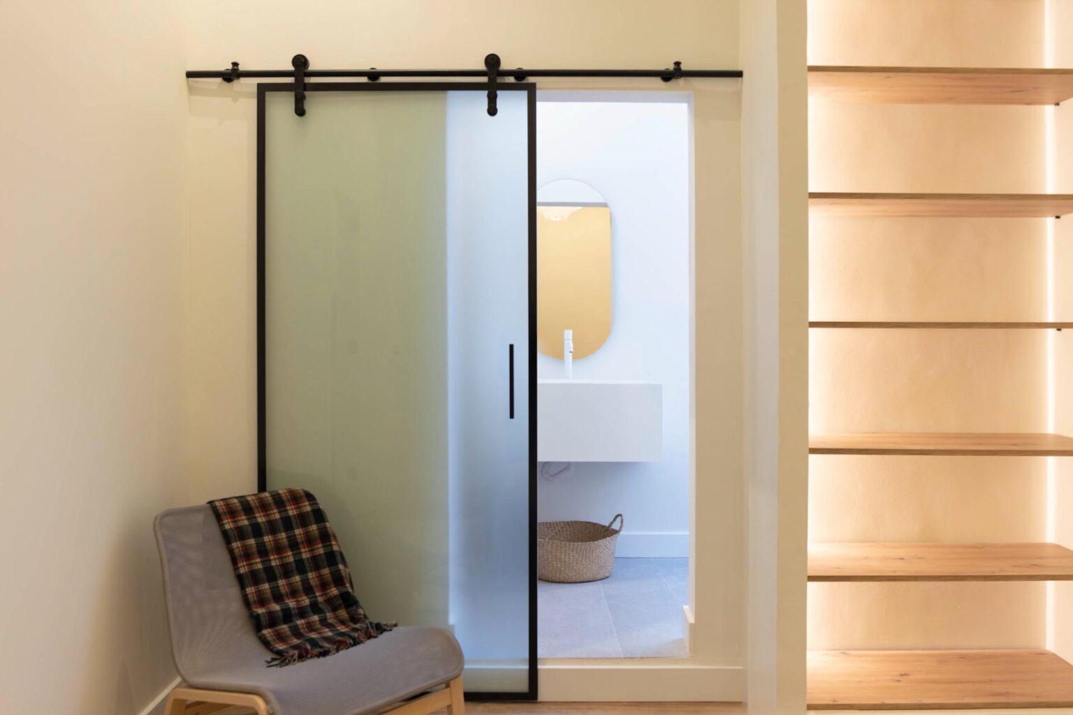 Brand-new apartment in a classical building