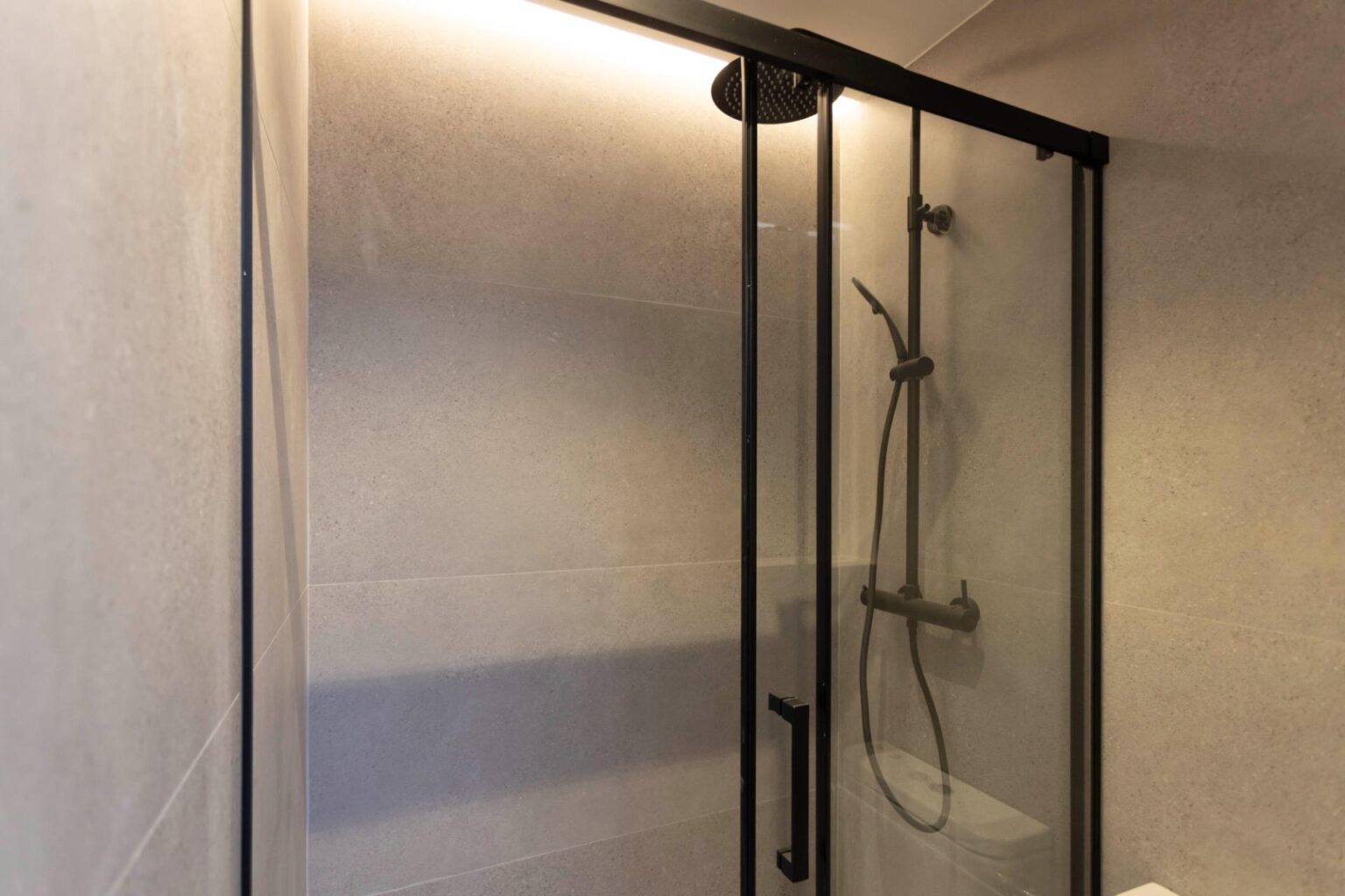 Brand-new apartment in a classical building