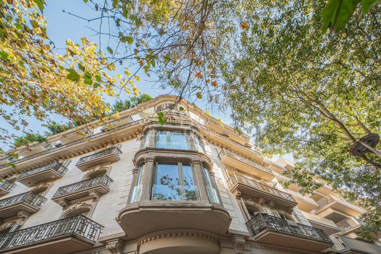 Elegante piso con parking en la finca