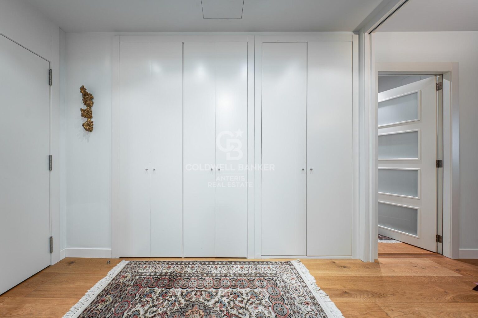 Elegante piso con parking en la finca