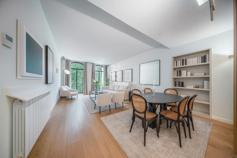 Elegante piso con parking en la finca