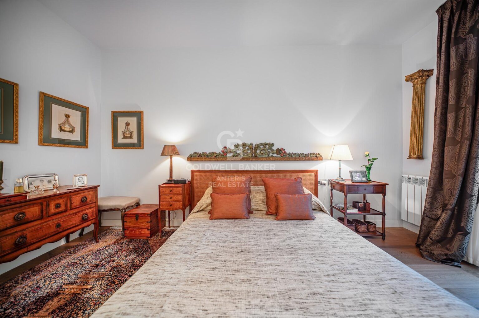 Elegante piso con parking en la finca