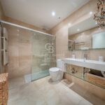 Elegante piso con parking en la finca