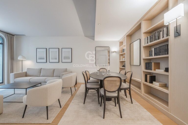 Elegante piso con parking en la finca