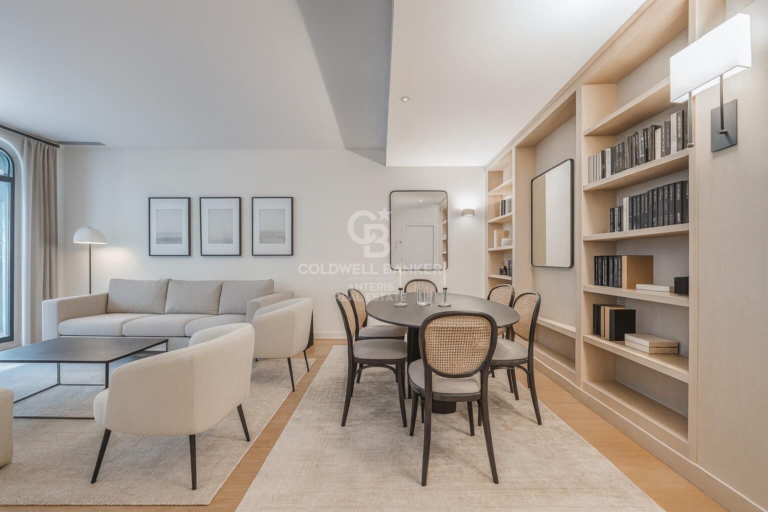 Elegante piso con parking en la finca